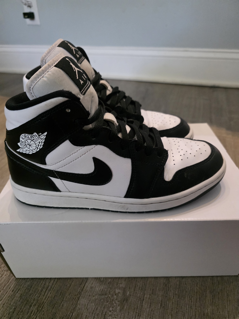Nike Jordan Black & White High-Top Sneakers - Picture 4 of 14